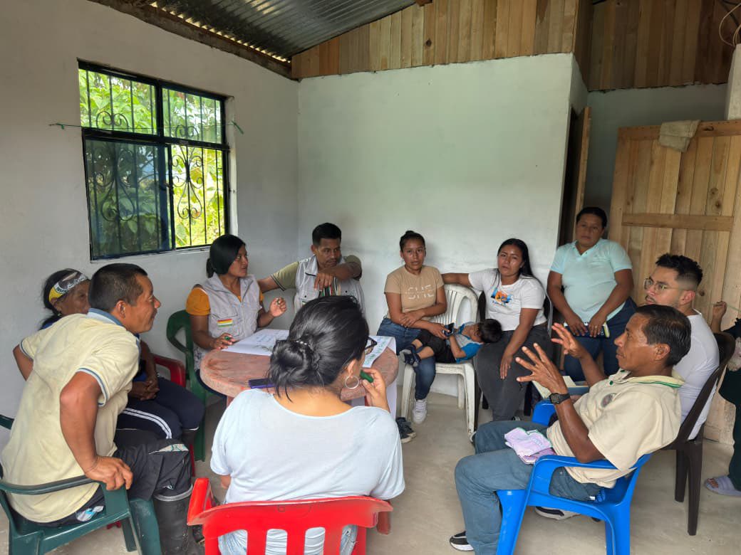 URestitucion's tweet photo. En el municipio de Barbacoas, la Dirección Territorial #Nariño realizó la asamblea de inicio y caracterización de afectaciones territoriales con el 🛖Resguardo Indígena Awá Cuasbil La Faldada, un espacio de construcción colectiva donde la comunidad compartió su historia y avanzó en el reconocimiento de los derechos sobre el territorio  que habita.