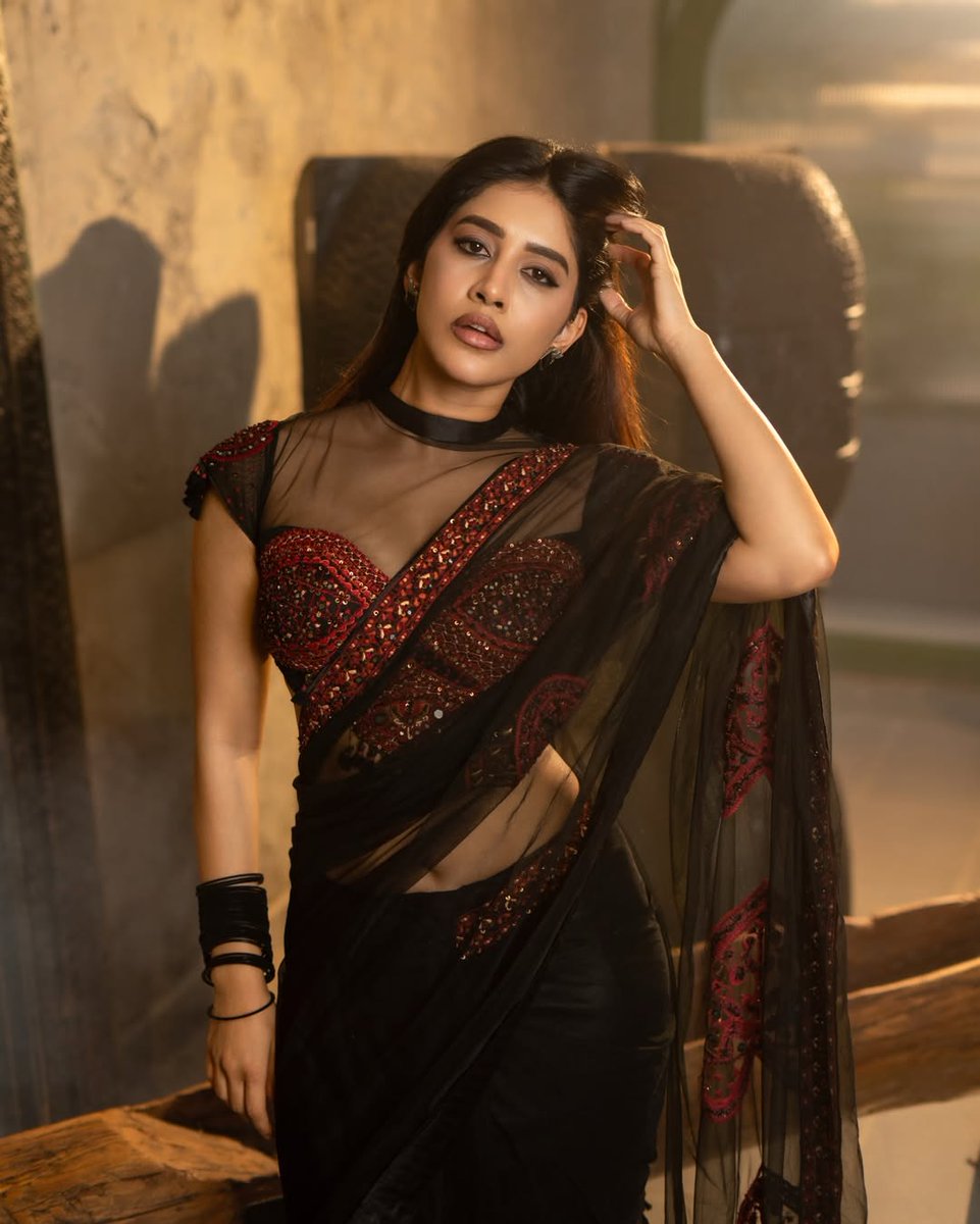 Yours Framefully tweet media