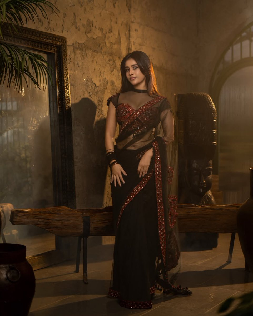 Yours Framefully tweet media