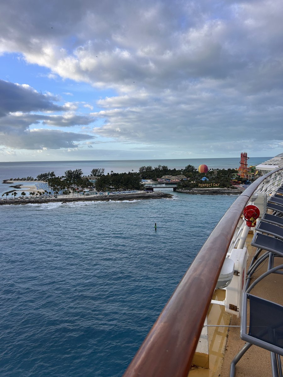 laflamme_sharon's tweet image. 8 day unplugged Caribbean cruise 🚢 💝💛✨#digitaldetox #Selflove #SelfCare