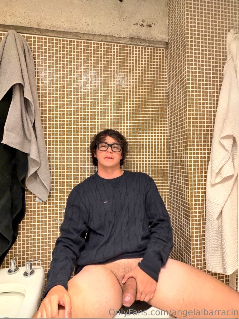 Latin_hot_Models official tweet media