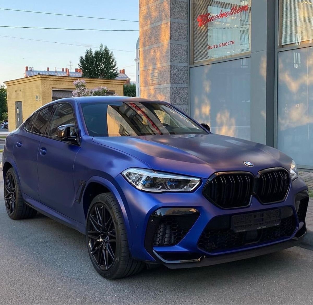 This isn't an SUV, it’s a high-speed therapy session wrapped in matte steel. 🖤