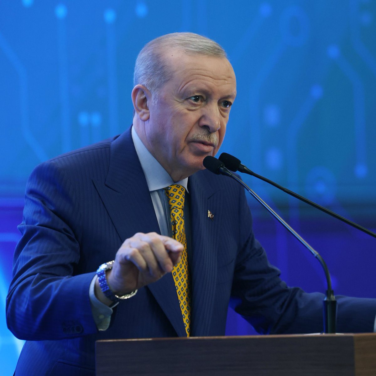 Pusholder tweet media