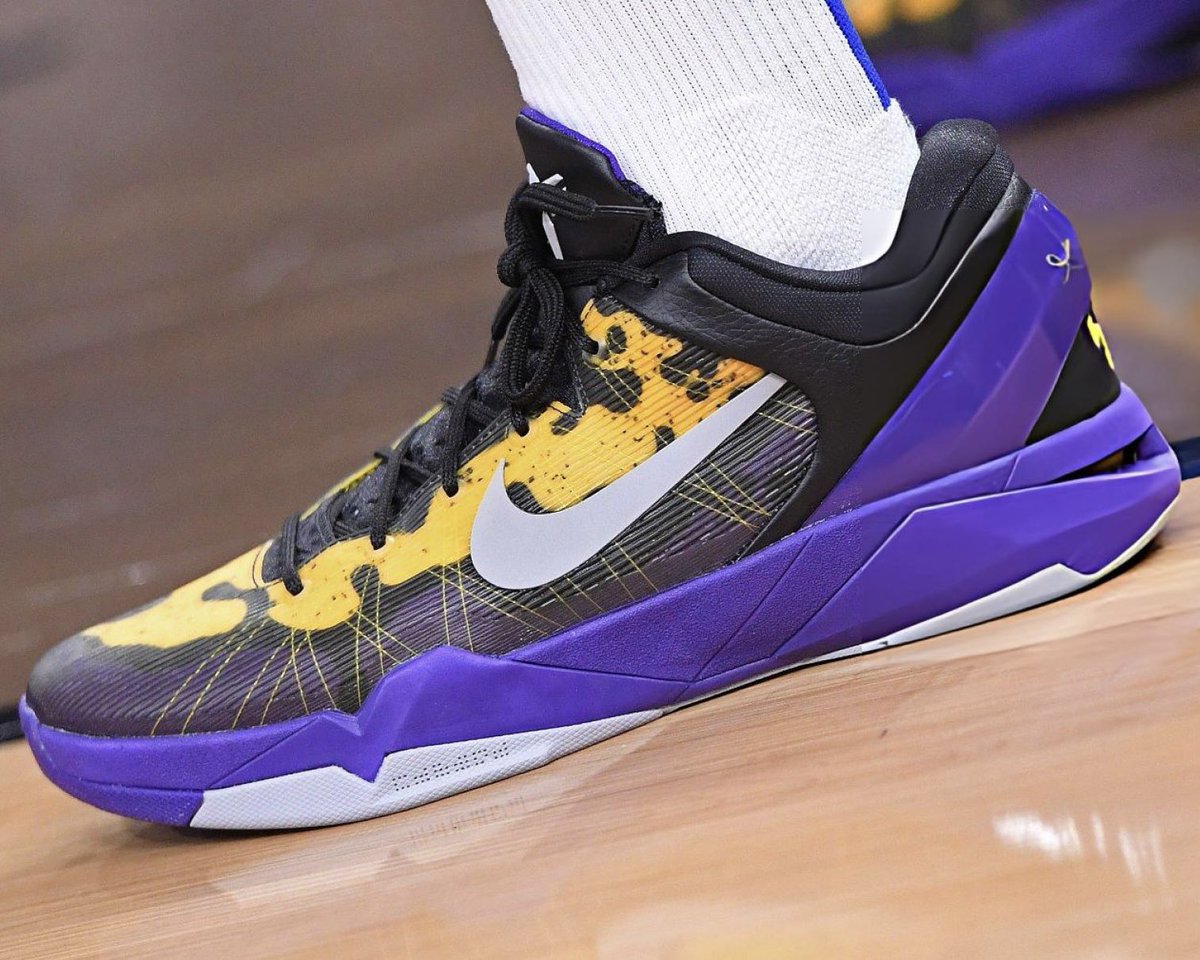 Nice Kicks tweet media