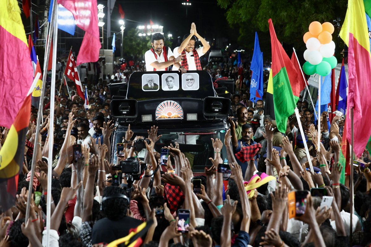 Udhaystalin's tweet photo. மதுரை மாவட்டம் திருமங்கலம் தொகுதியில் போட்டியிடும் கழகத்தின் வெற்றி வேட்பாளர் அண்ணன் @ManimaranDS அவர்களை ஆதரித்து இன்றைய தினம் வாக்கு சேகரித்தோம்.

தமிழ்நாட்டின் மண்- மொழி- மானம் காக்க மாண்புமிகு முதலமைச்சர் @mkstalin அவர்கள் மேற்கொண்டு வரும் தொடர் நடவடிக்கைகள் குறித்து எடுத்துக்கூறி உதயசூரியன் சின்னத்தில் ஆதரவளிக்க கேட்டுக் கொண்டோம்.

தமிழ்நாட்டிற்கு எதிரான #NDA-வை வீழ்த்தி #வெல்வோம்_ஒன்றாக.

#VoteForDMK #DMK4TN #ஸ்டாலின்_தொடரட்டும்‌