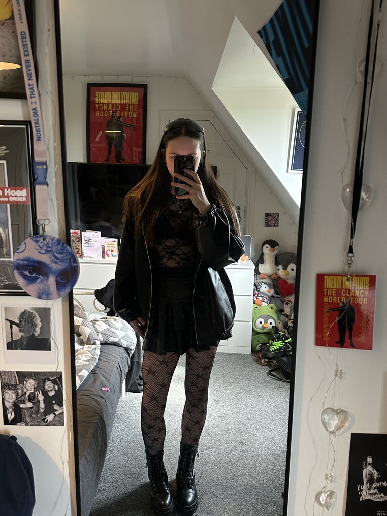 emmie ★ tweet media