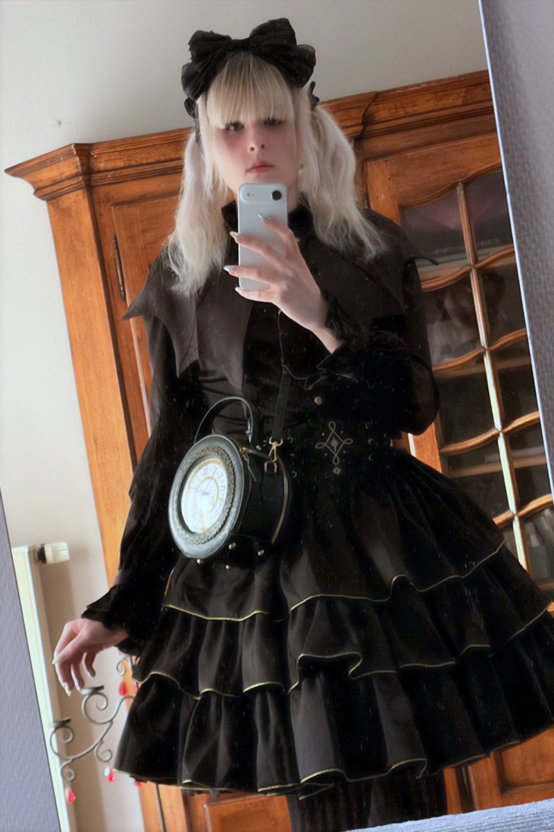 † lucia scarlet 🩸 tweet media