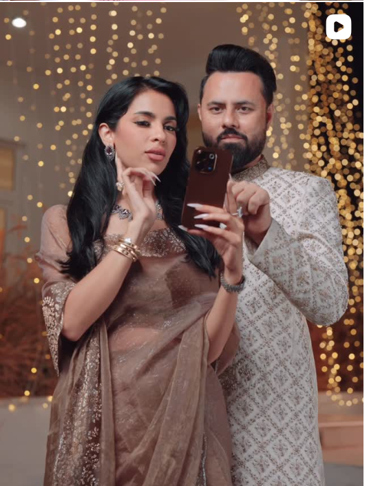 ChuddyPasha's tweet image. मुस्लिम सोशल मीडिया इन्फ्लुएंसर हला ओवैस ने कश्मीरी पंडित राहुल कौल से शादी की; अब वह 4 कुत्ते पालती हैं, दिवाली मनाती हैं, छोटे कपड़े पहनती हैं और उन्होंने इस्लाम को पूरी तरह से त्याग दिया है
#BLT #Interfaith #Tawaif