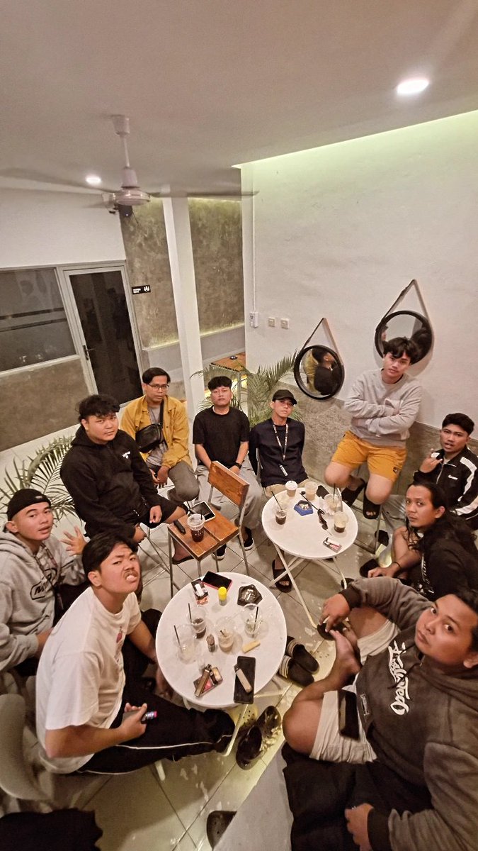 dfuckxx_'s tweet photo. @Prambanan48crew https://t.co/0I3jW0vEZy
