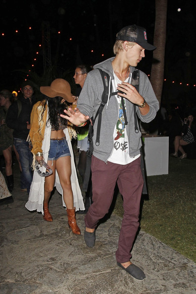 austin throwback tweet media