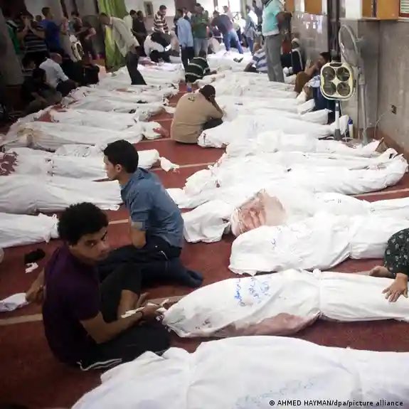 عُمدة tweet media