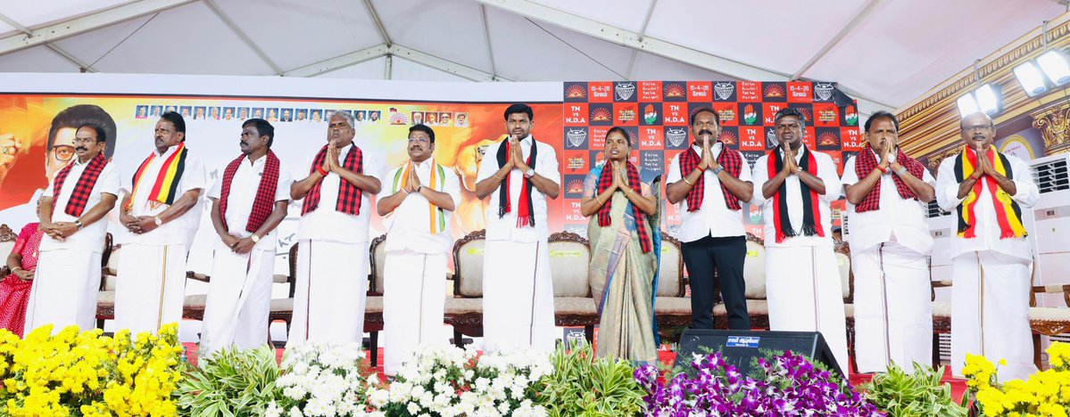 Yenman13's tweet image. #SteelCity சேலத்தில் இருந்து இந்த ஸ்டாலினின் சூளுரை: #DravidianModel ஆட்சி என்றுமே பெண்களுக்கான ஆட்சியாகத் திகழும்!

🏴 அண்டை மாநிலத் தலைவர்கள் கூட அரசியல் வேறுபாடுகளைக் கடந்து தொகுதி மறுவரையறையை எதிர்த்துக் குரல் கொடுக்கிறார்கள்!

🏴 பழனிசாமி யார் பக்கம்? கடைசி வரை கோழையாக,