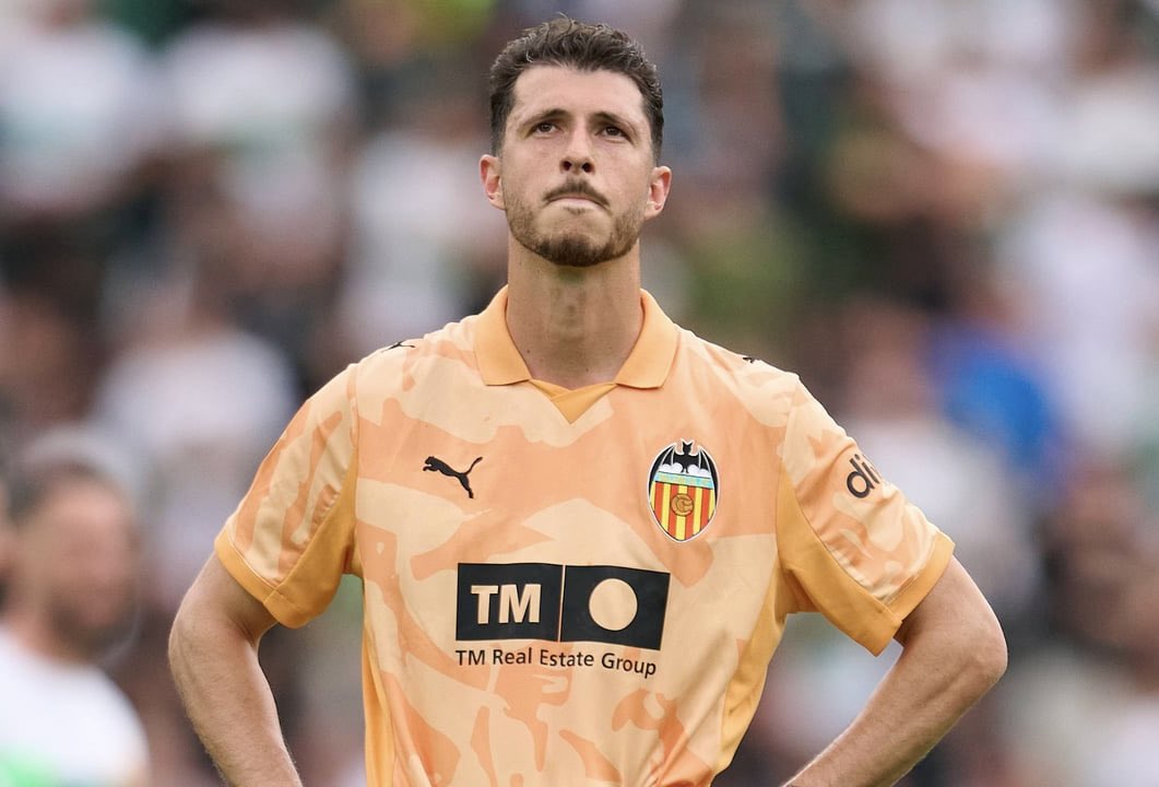 🗣️ El Valencia le ha trasladado a Guido que el objetivo de Europa no va a ser como el de esta temporada, si no que se va a trasladar de forma pública.

🇪🇺 La intención es Europa con Guido como pieza clave.

🔙 La oferta formal que se presentó hace varias semanas fue bien