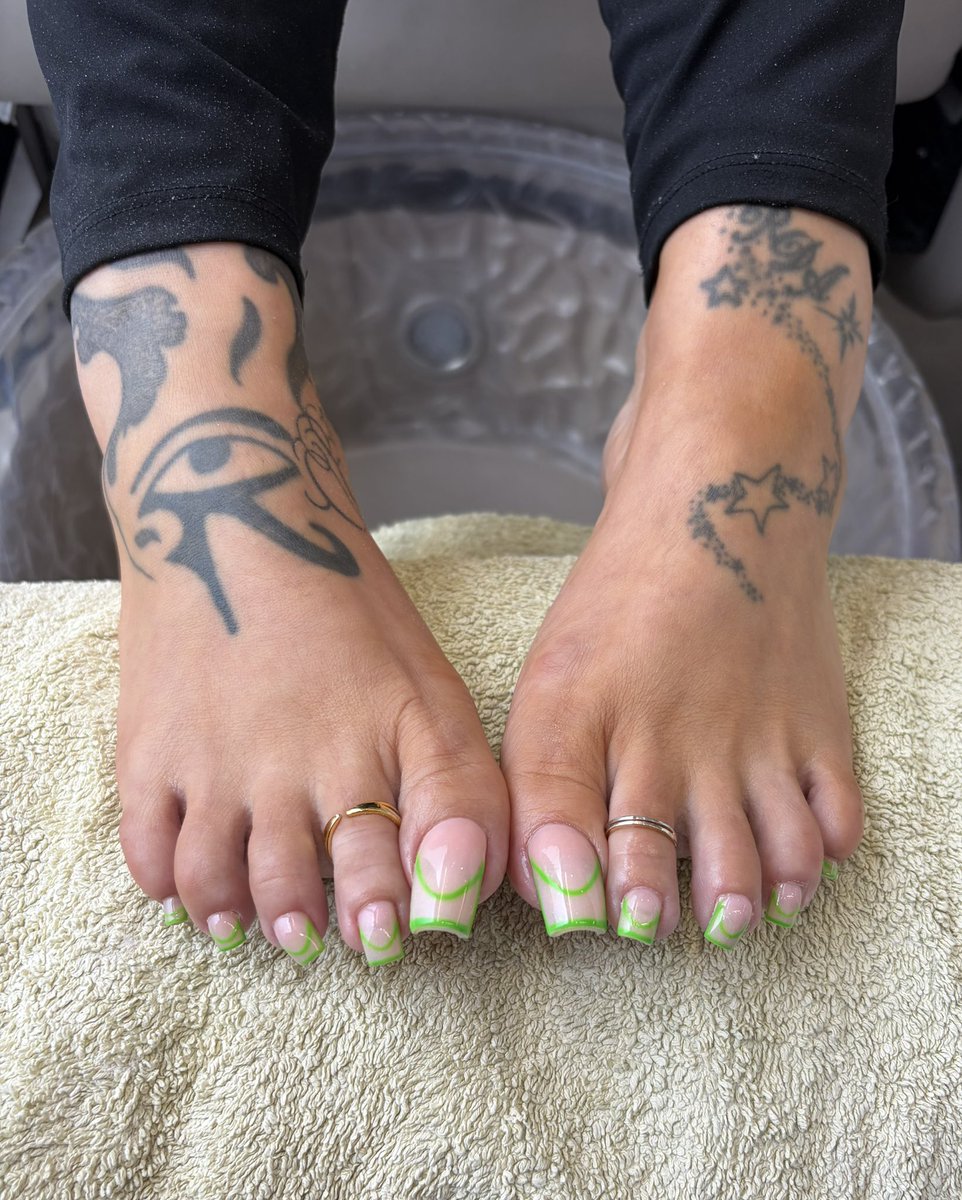 Matchy matcha 🍵💚💅💚👣💚✨