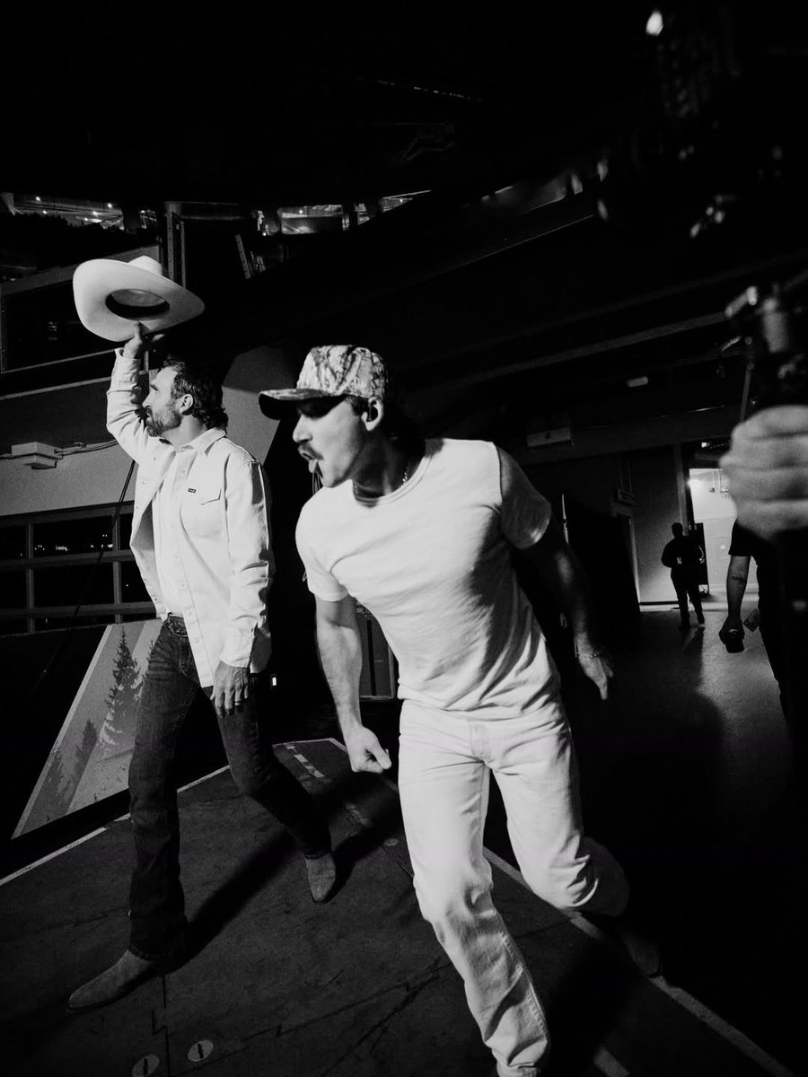 clubwallen's tweet photo. Couple of legends for a couple of nights in MN 🤝 https://t.co/XheJcSKHfr
