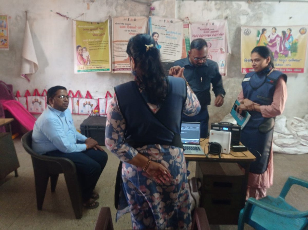 arvalli_dto's tweet image. 100 દિવસીય ટીબી કેમ્પેઇન #TBMuktBharat 2.0 અંતર્ગત, આજે જીલ્લા ક્ષય અધિકારીશ્રી અને એમ.ઓ ડીટીસી દ્વારા બાયડ તાલુકાના વાંટડા ગામે આયુષ્યમાન આરોગ્ય શિબિરની મુલાકાત લઇ માર્ગદર્શન આપવામાં આવ્યું.
#AAMShibir 
#HandHeldXray
#HealthForAll 
#EndTB 
#100daysofTBElimination

@CollectorArv