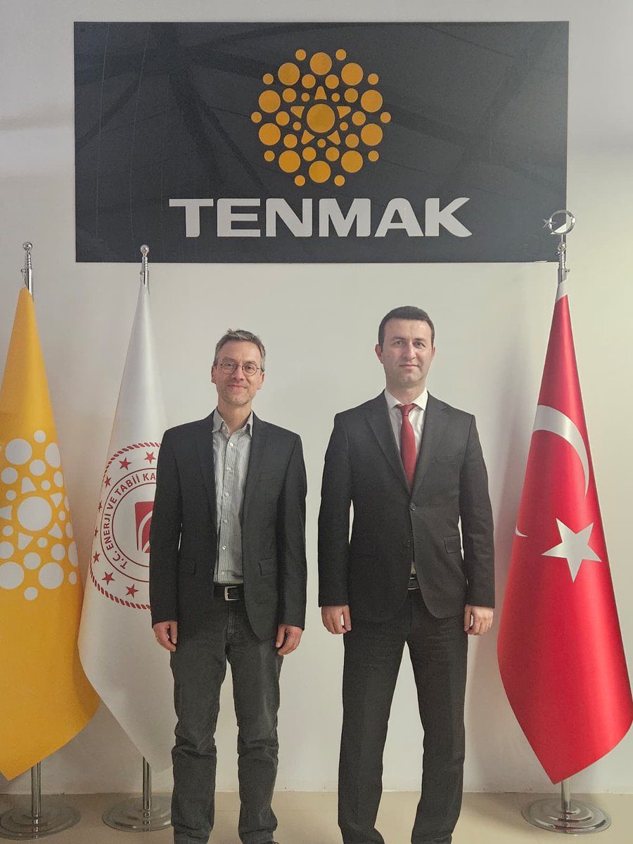 TENMAK_'s tweet photo. Fraunhofer’den TENMAK’a ziyaret

✨ Almanya’nın önde gelen araştırma enstitülerinden Fraunhofer ISE Güneş Teknolojileri Grup Başkanı Dr. Marc Hoffman TENMAK Temiz Enerji Araştırma Enstitüsü’nü ziyaret etti.
@Fraunhofer https://t.co/rKylZMxwze