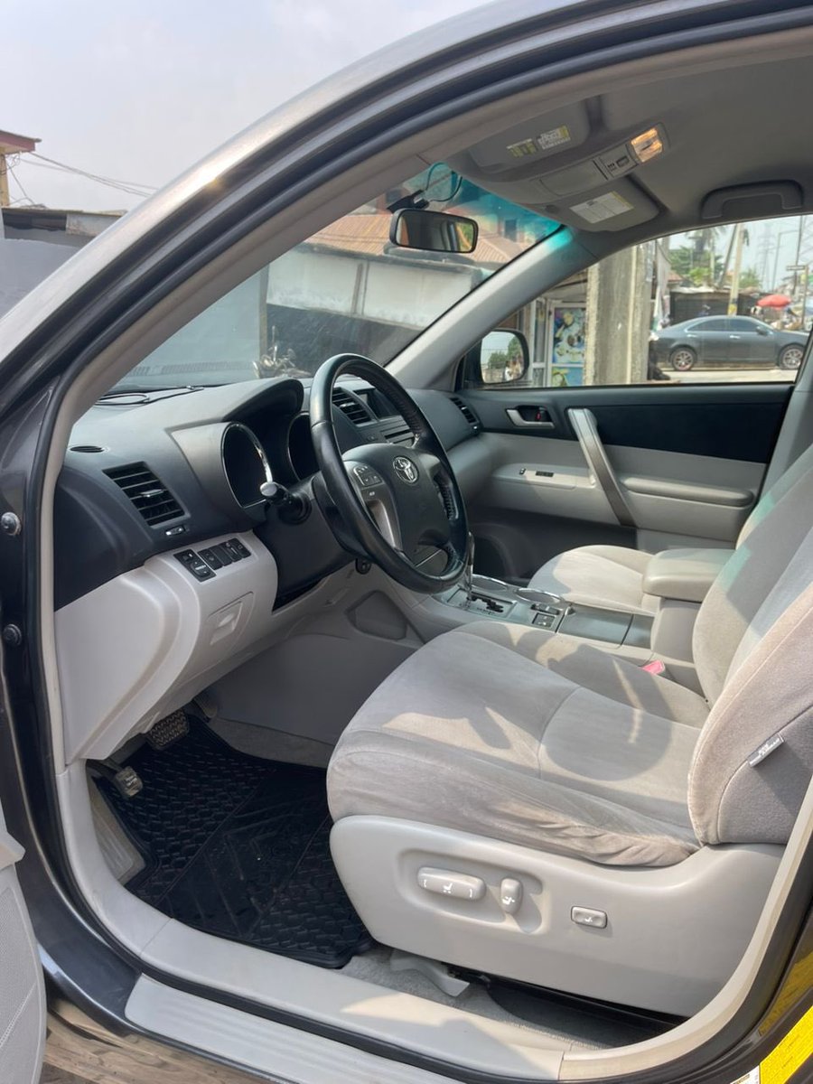 Humani ( THE FABRICS SELLER) tweet media