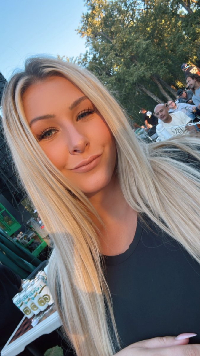 sisterkristy tweet media