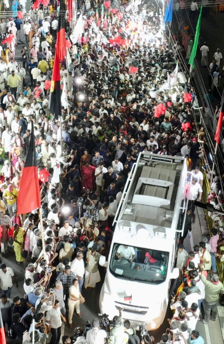 Yenman13's tweet image. #SteelCity சேலத்தில் இருந்து இந்த ஸ்டாலினின் சூளுரை: #DravidianModel ஆட்சி என்றுமே பெண்களுக்கான ஆட்சியாகத் திகழும்!

🏴 அண்டை மாநிலத் தலைவர்கள் கூட அரசியல் வேறுபாடுகளைக் கடந்து தொகுதி மறுவரையறையை எதிர்த்துக் குரல் கொடுக்கிறார்கள்!

🏴 பழனிசாமி யார் பக்கம்? கடைசி வரை கோழையாக,