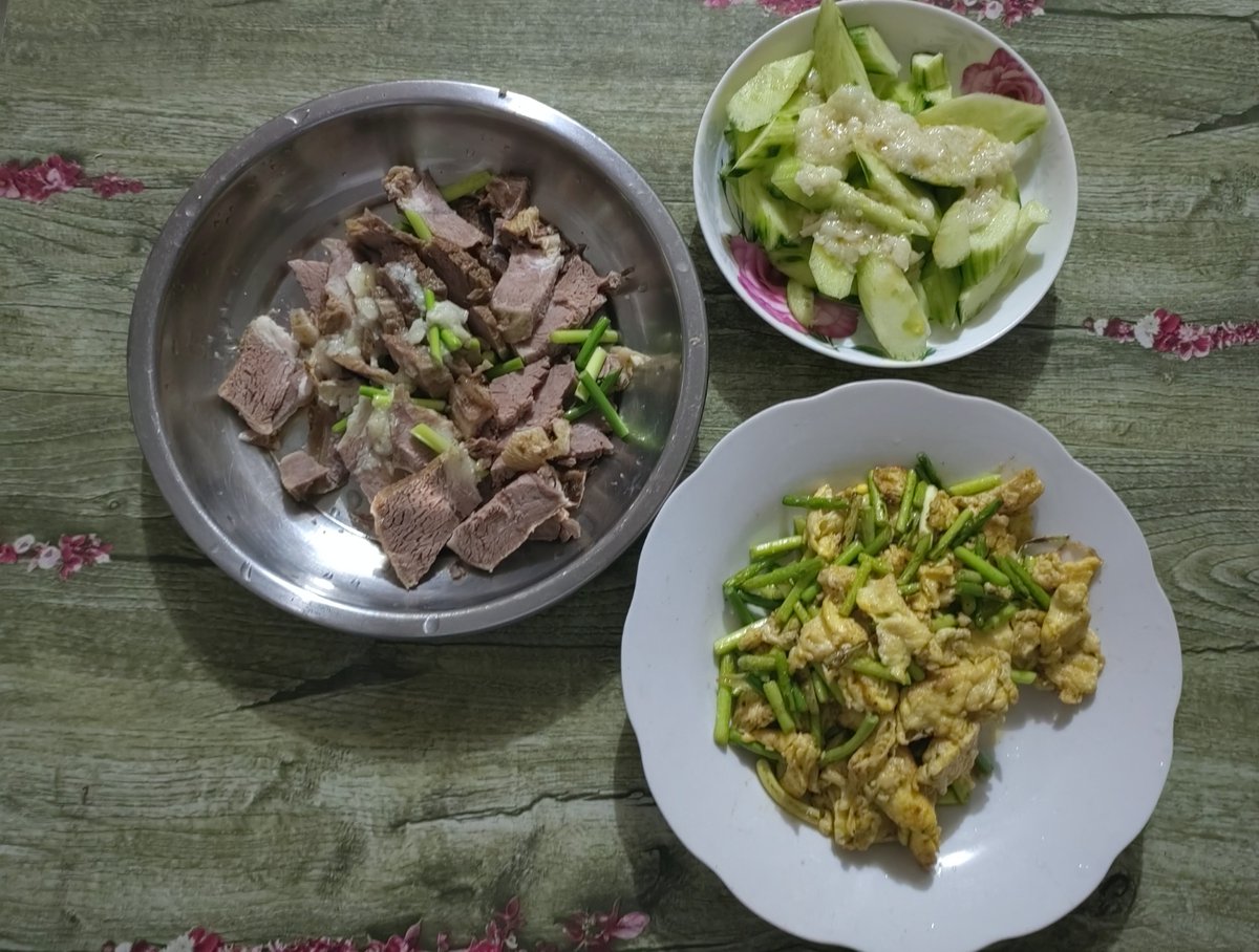 Christine Mazeika tweet media