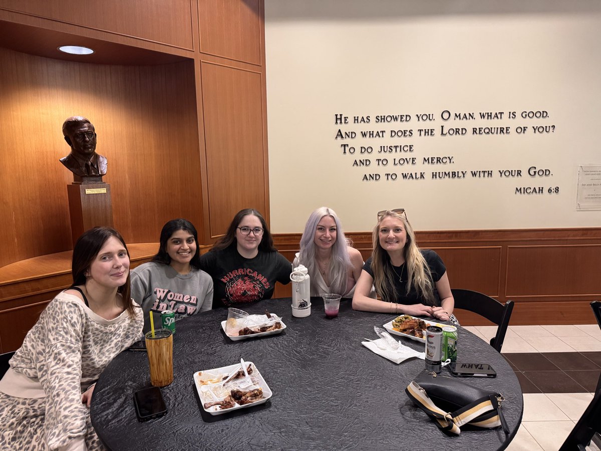 CampbellLawSch's tweet image. A big thanks to the #CampbellLaw @campbelllawsba for hosting today’s #lastdayofclass #BBQ at noon today! Now that’s #leadingwithpurpose👏🐪!