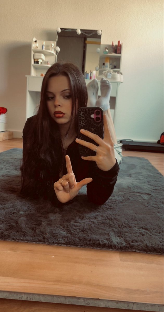 HerrinMaluschu's tweet image. Wer schickt mir ein Gutschein?😈🔥

#findom #geldherrin #vets #paypig #feetfetısh