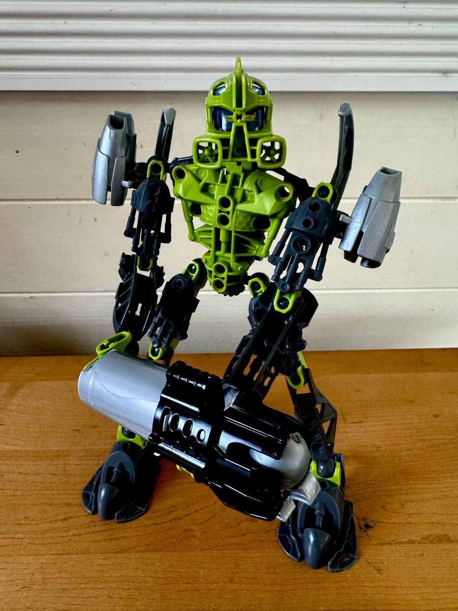 AndrewVideos510's tweet photo. Phantoka Lewa #bionicle #legobionicle #phantoka #toalewa #bioniclephantoka #powerofair https://t.co/tgmdqLc8l8