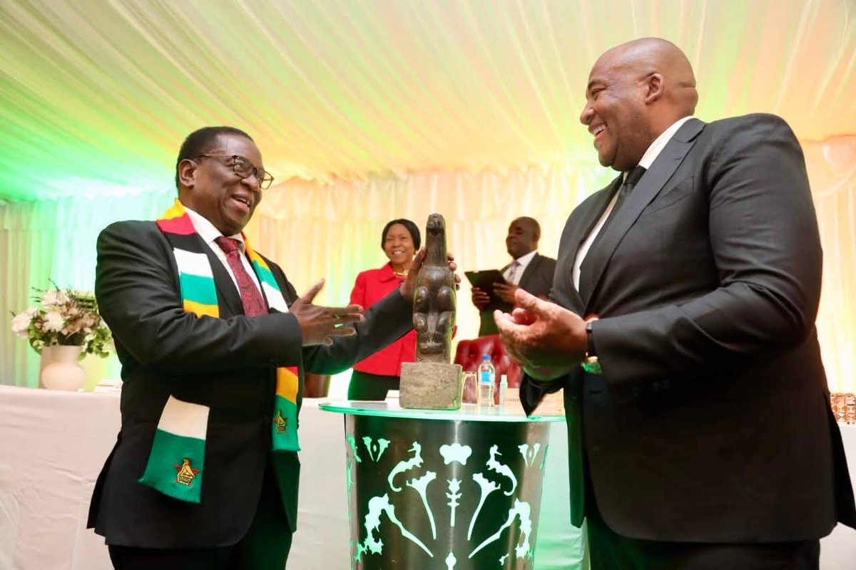 MationeSoul's tweet photo. Zimbabweans lives matter, not a mere handmade bird 
We don't need no CAB3 
President Emmason Mnangagwa must go 
#ZimbabweansLivesMatter https://t.co/wkOTUmV9Pl