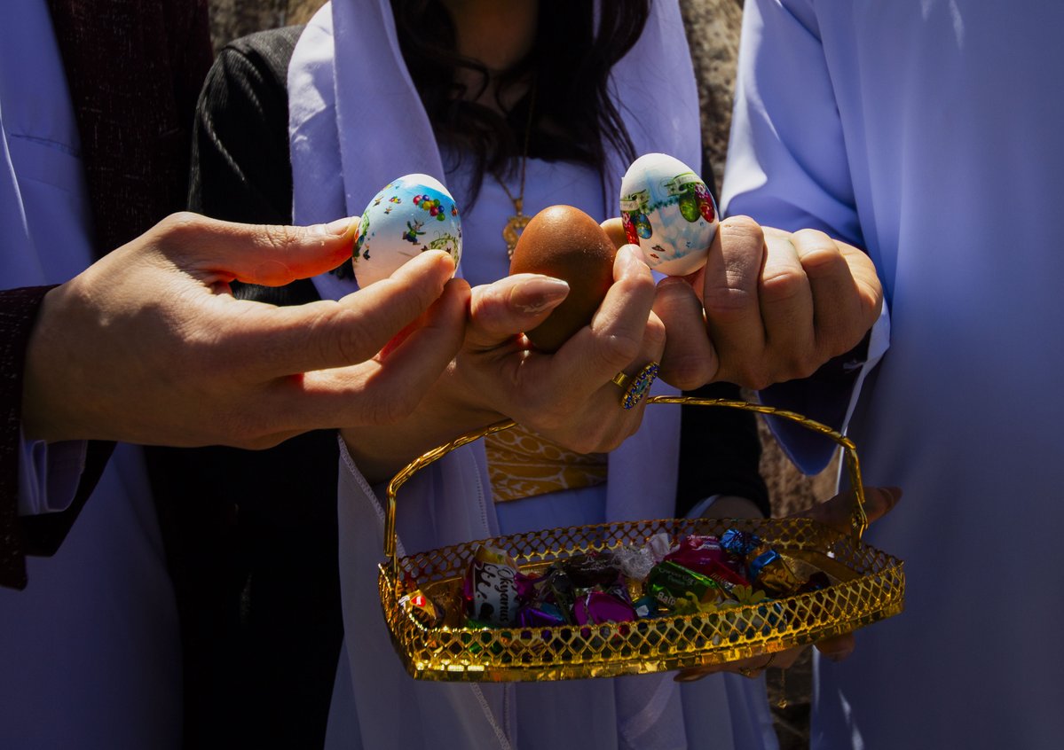 RudawTurkce's tweet image. #FOTO- Şırnak’ın İdil ilçesine bağlı Mağara köyünde yaşayan Ezidiler, nisanın ilk çarşambasına denk gelen kutsal Çarşema Sor (Kırmızı Çarşamba) Bayramı'nı coşkuyla karşıladı

Ezidiler, köy mezarlığını ziyaret ederek kadim ritüellerini yerine getirdi