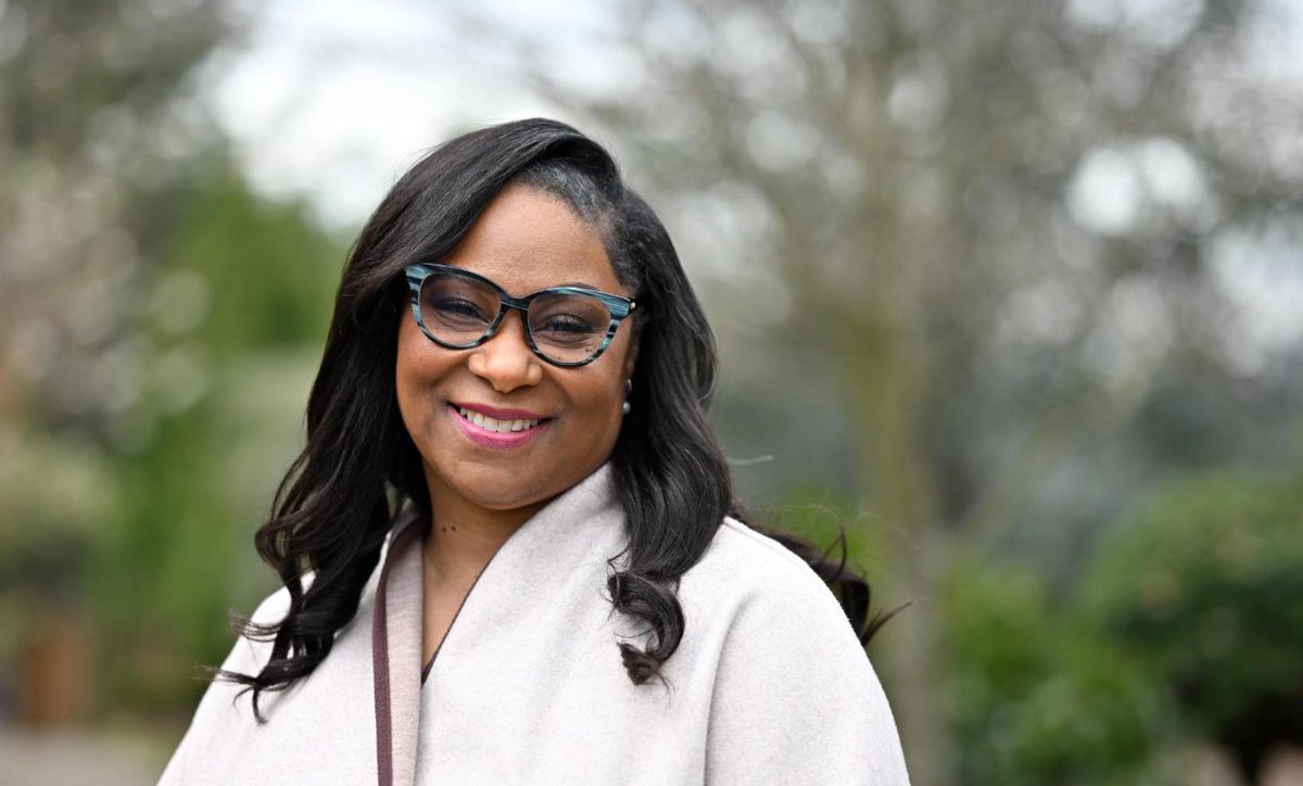 shinemycrown's tweet image. Rep. Janelle Bynum’s Supporting VA Families Act Would Expand Parental Leave for VA Employees shinemycrown.com/janelle-bynums… #ParentalLeave #VeteransAffairs #FamilySupport #JanelleBynum #Legislation