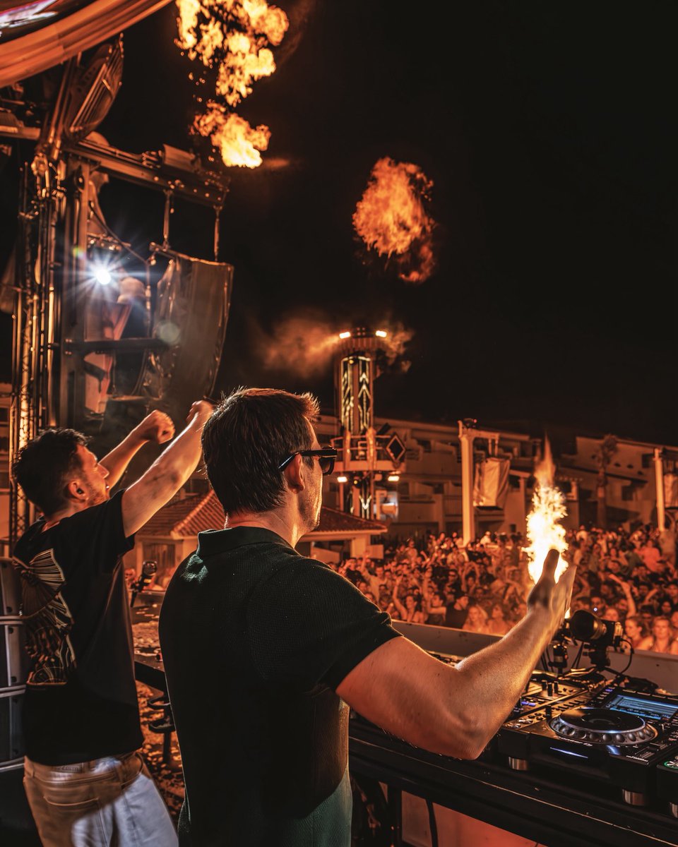 Tomorrowland tweet media
