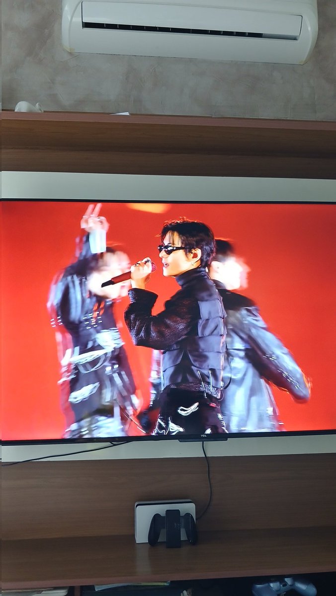 lola 🪭 VAI VER O BTS tweet media