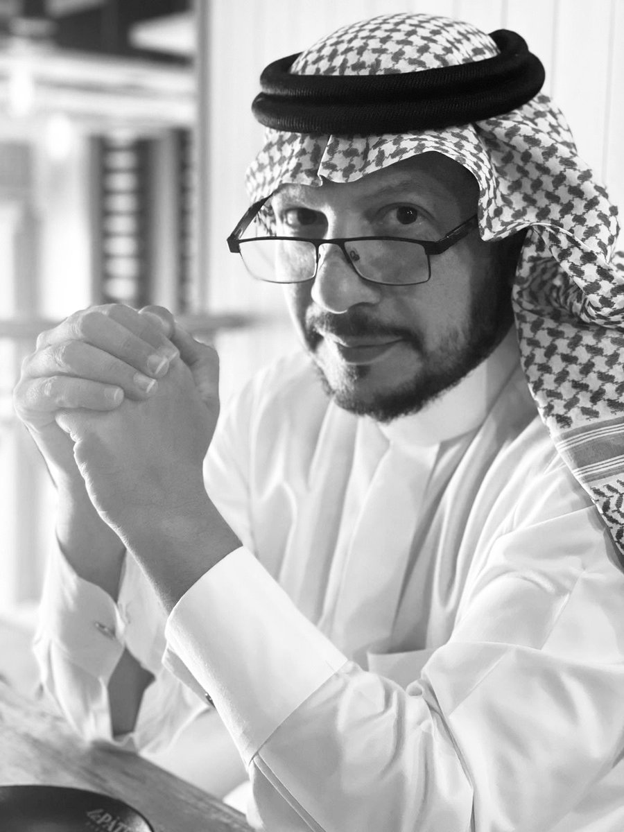 اذا لحقني من رفيقي عذاريب
 دورت له عذر سمين وعذرته 

واذا تمادى بالخطا وكرر العيب 
صديت في صمت حشيم وتركته

الشاعر / محمد الاحمد السديري