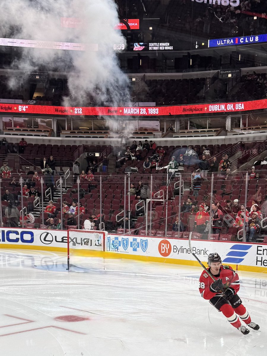 mandyhawk19 tweet media