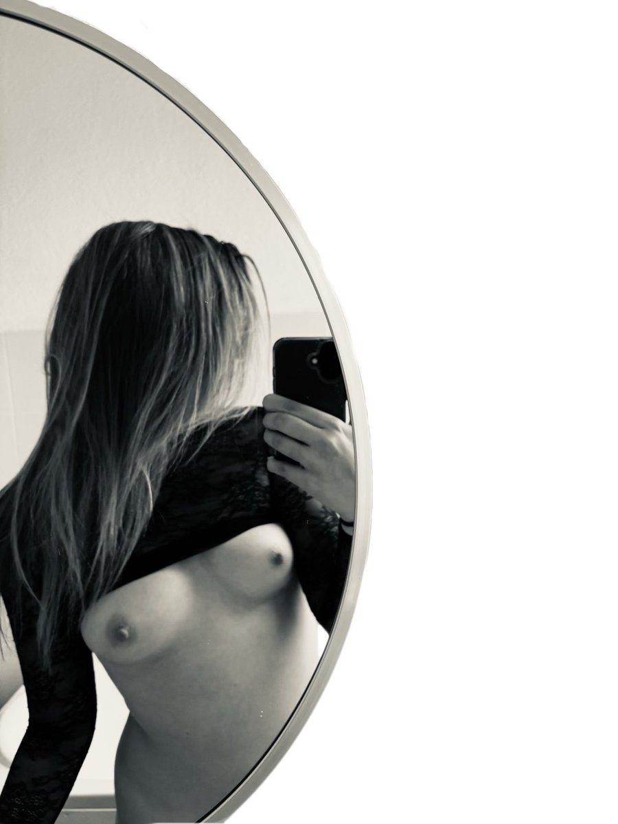 SprosnStudentka's tweet photo. Masz ochotę na więcej? 🔥

#NSFW https://t.co/n3sBd1TARd