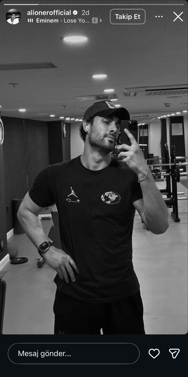 hotzeymail⁶⁵ tweet media