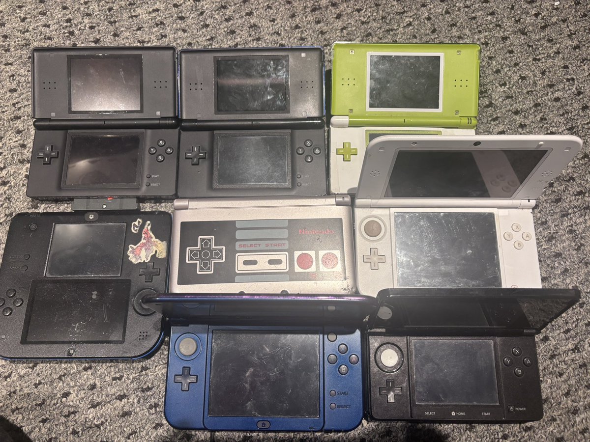 Unplugged Game Boy tweet media