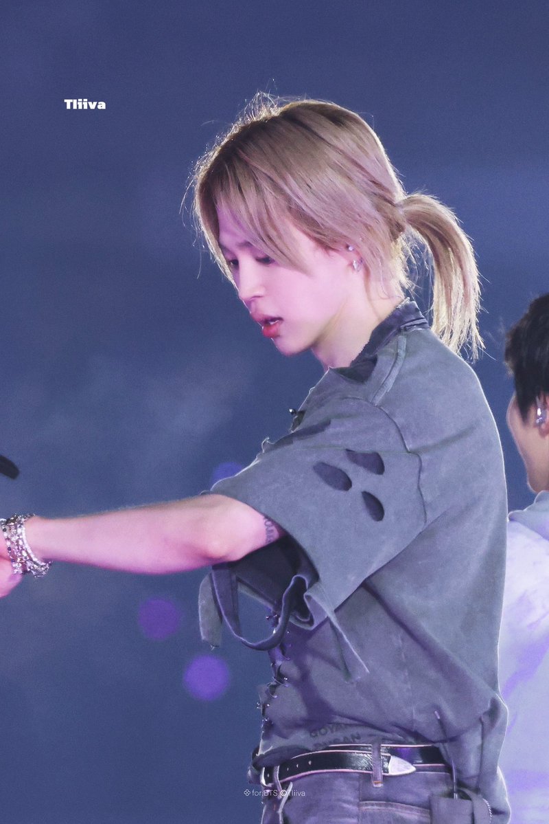 there‘s a barbie doll in bts