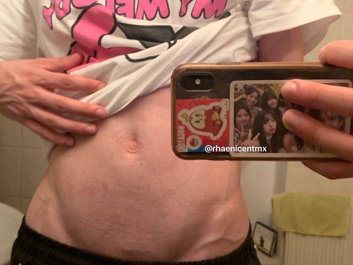 stan twice tweet media