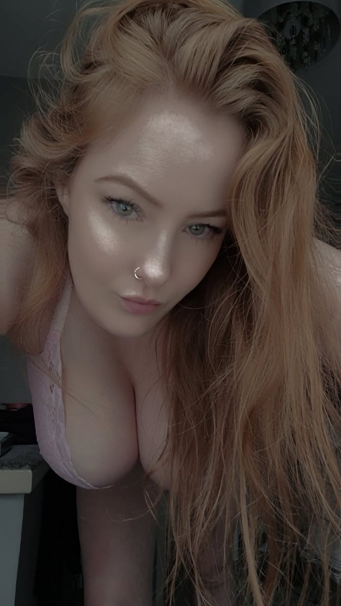 Jennyred 🦊 tweet media