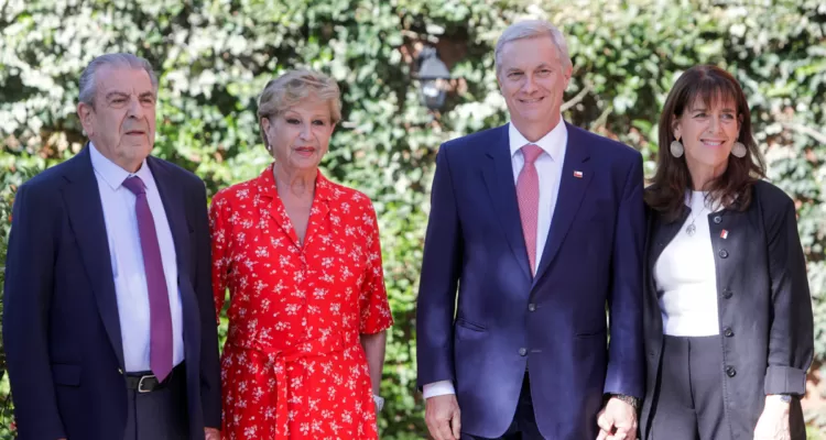 La siútica Martita encuentra que es una "ordinariez" que diputados hagan su trabajo: fiscalizar.

Fuera de sus pocas luces de no entender lo que es el patrimonio fiscal, ¿cuántas veces habrá hecho cosas por el estilo con Lalito para ahora defender los gustitos de José?