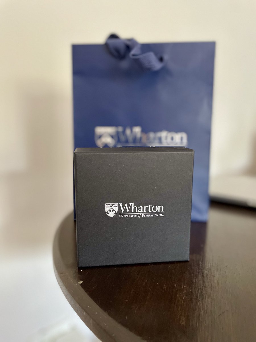 barsallocarlos's tweet image. Gracias a Dr. Phil Nichols de #Wharton University of Pennsylvania por su obsequio por exponer hoy a los estudiantes del #MBA. Agradecido.
