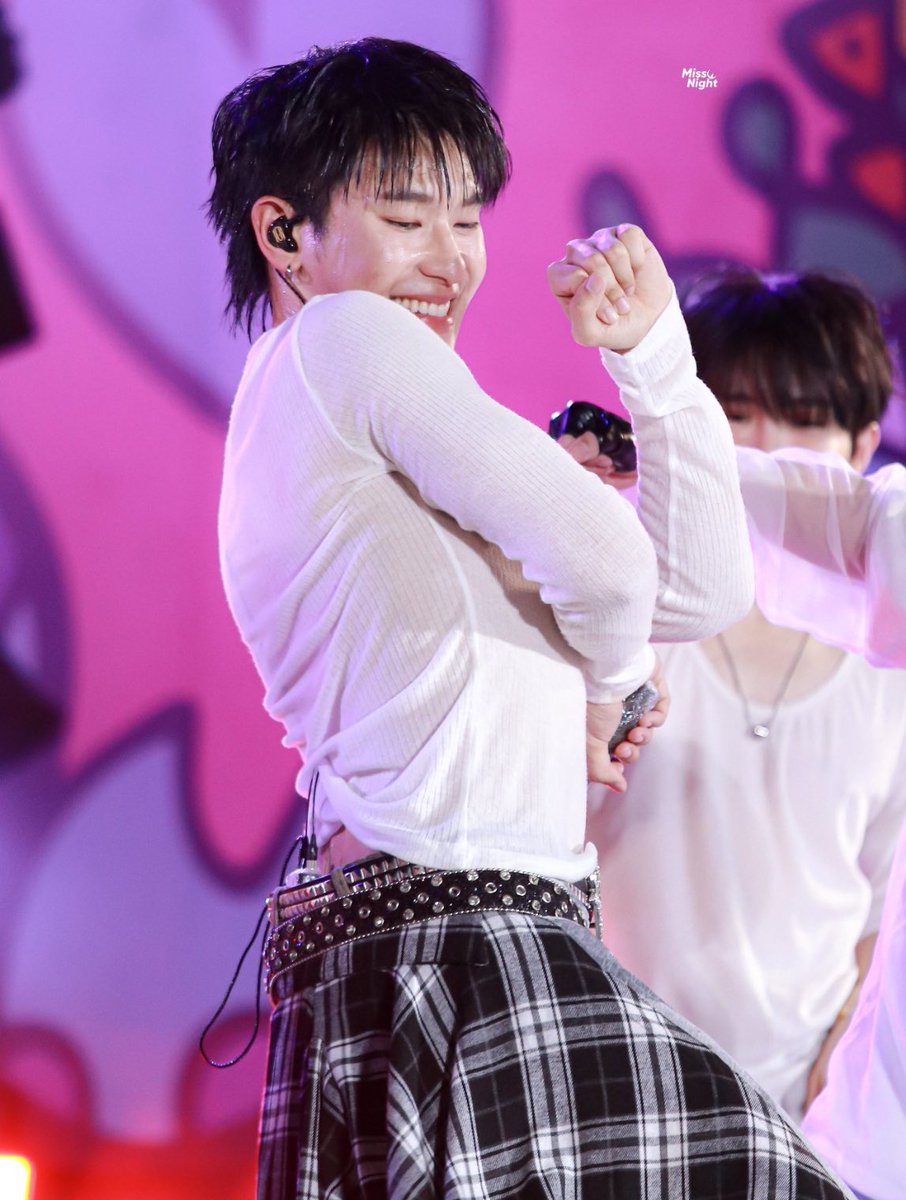 zani ⋆ tweet media