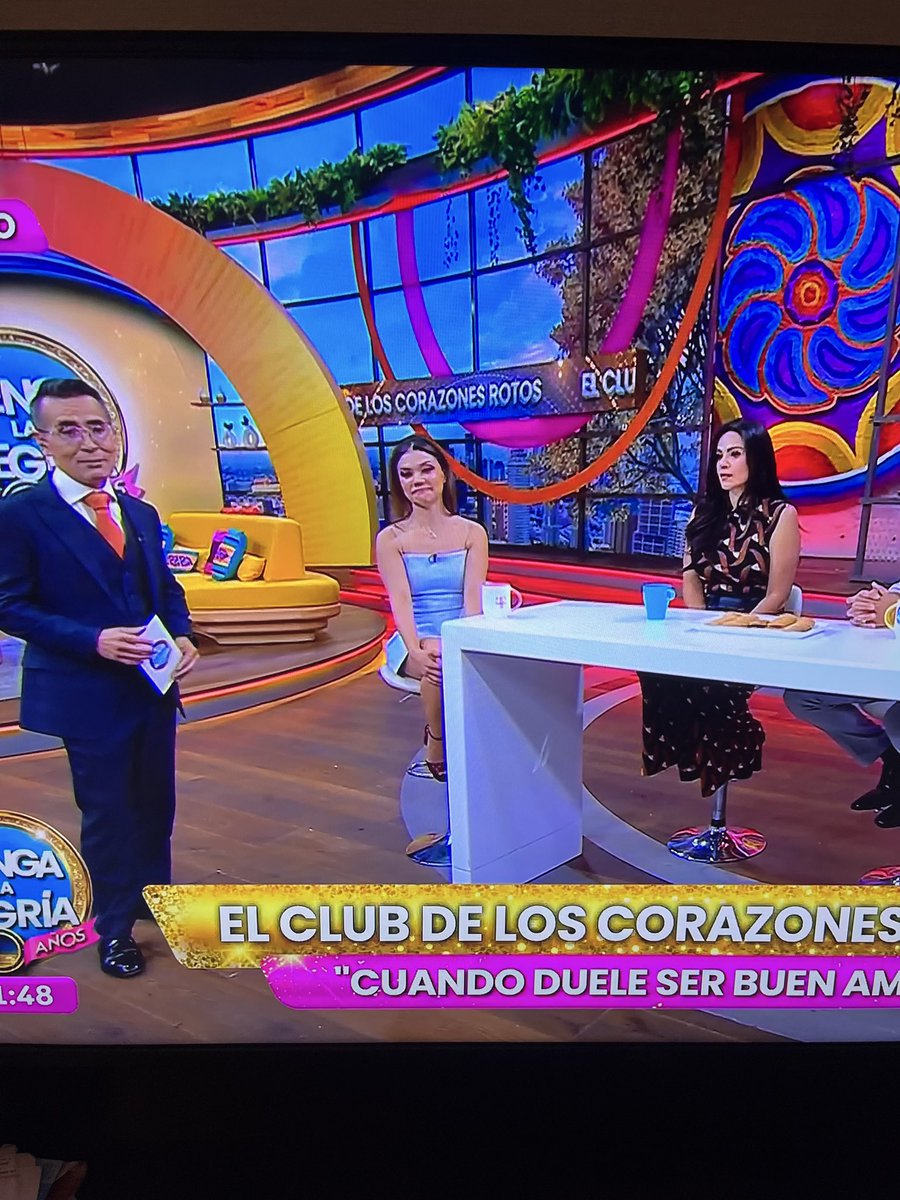 gonssnog's tweet photo. @VengaLaAlegria Esta señora ni participa, sáquenla, cae mal, siempre con su cara de pedo y sientienfose que todo mundo tiene menos inteligencia que ella 🤬🤬🤬 https://t.co/ZwCrVofAVd