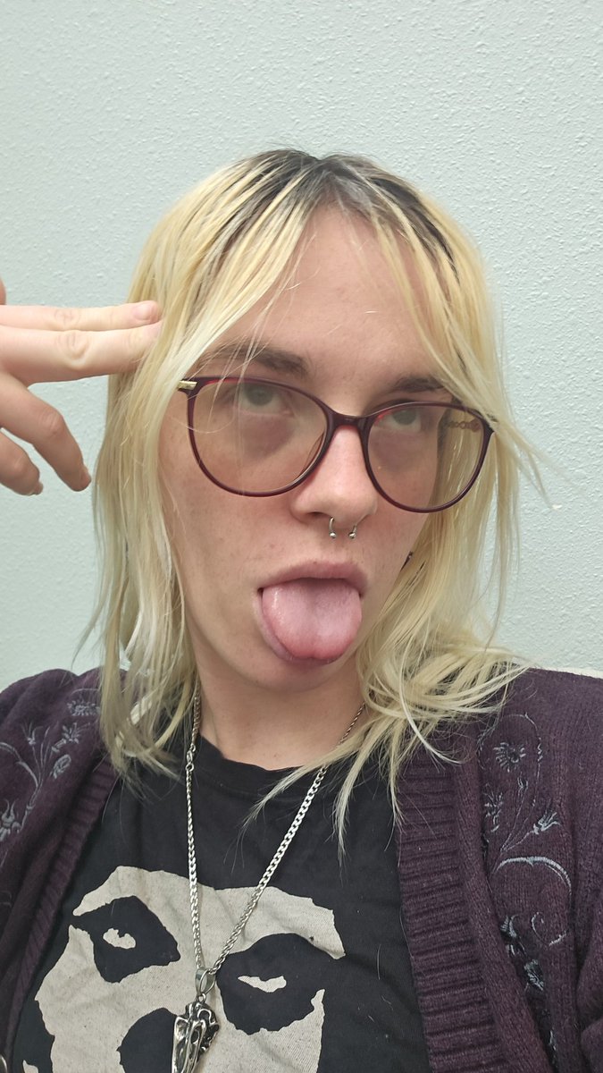 Deerlirious 🦌🌳🏳️‍⚧️ tweet media