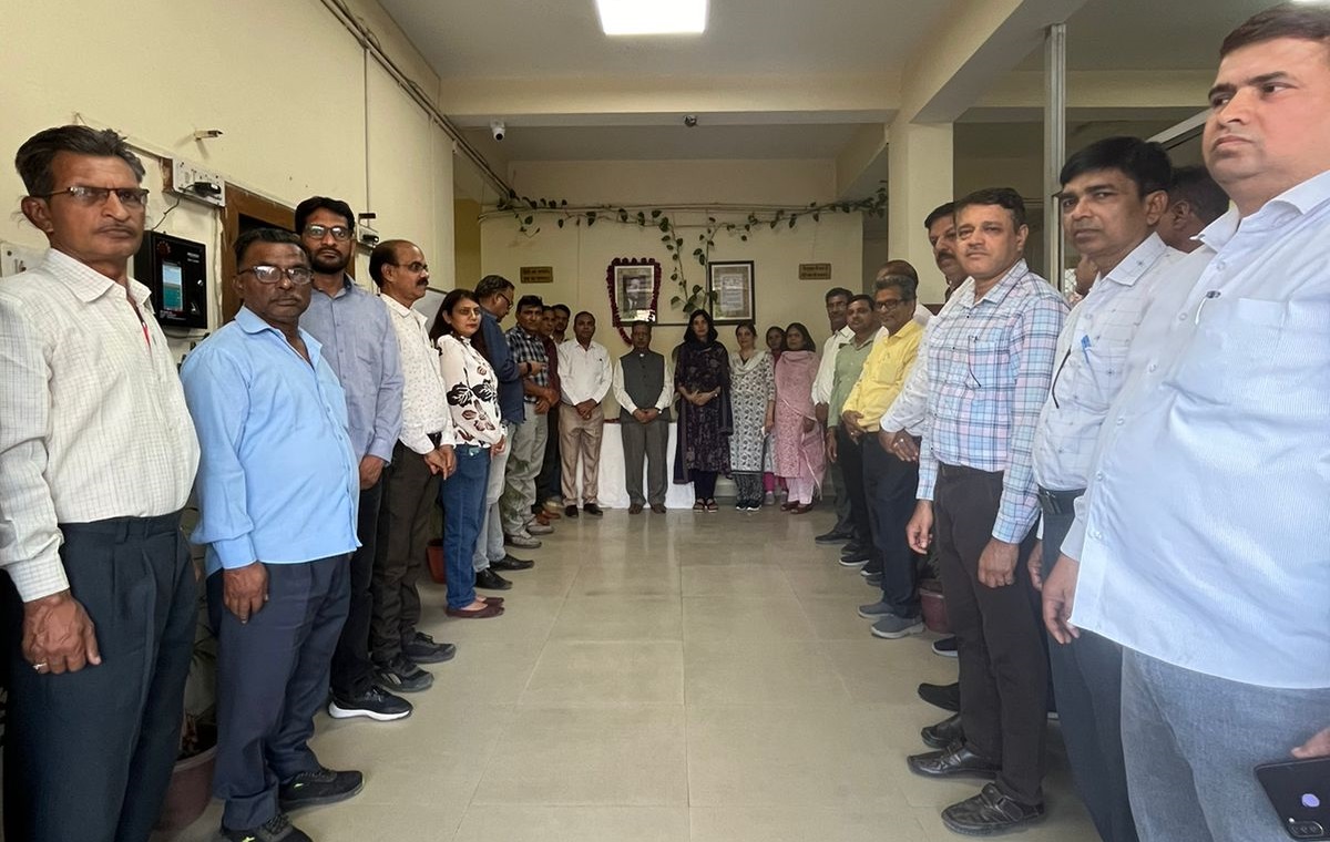 SCO_salt's tweet photo. SCO commemorates the Ambedkar Jayanti in the esteemed presence of Dr. DK Dhodawat, IAS and Member, WDRA.
The gathering paid tribute to the principal architect of the Constitution of India, Symbol of Knowledge, champion of equality and a key advocate for social justice. @DPIITGoI https://t.co/wo2RR8HwC1