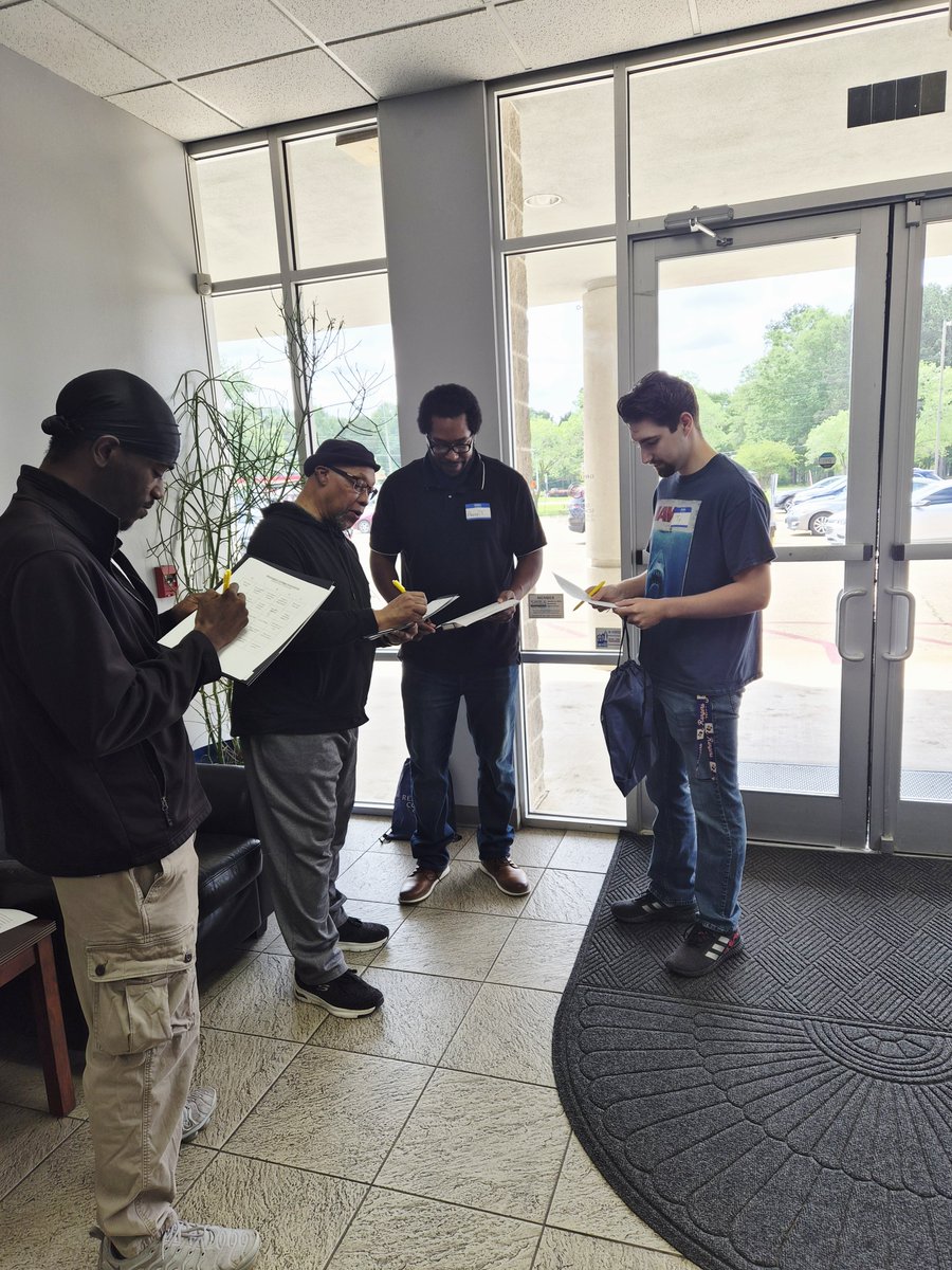 RemingtonEDU's tweet image. Remington College–Shreveport Campus 🎉New students kicked things off with BINGO icebreakers and ID photos! A fun start to an exciting educational journey. Ready to start your journey? #remingtoncollege #Shreveport #newstudents