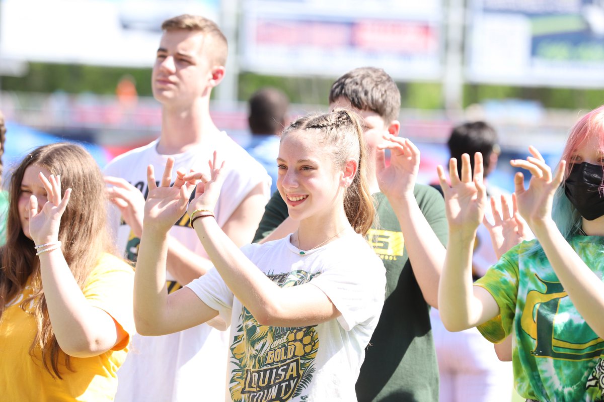 LCPSchools's tweet photo. 📸 A few shots of our ASL II students providing services during the National Anthem at today's Fredericksburg Nationals game! ⚾️ Super proud of these Lions! 🦁💪
#LouisaLEADS https://t.co/LXZusmf5O6