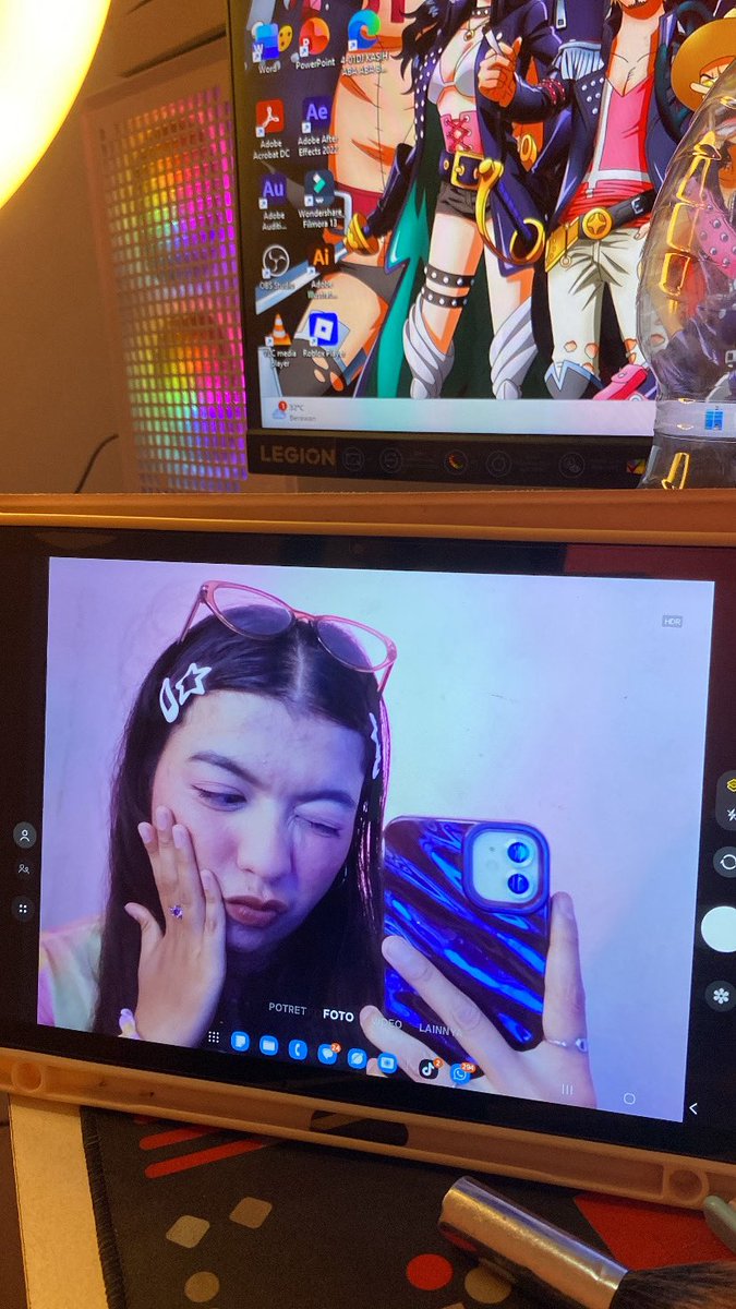 Day-3 menjadi host live

Lucu banget orang-orang nya guyssss.